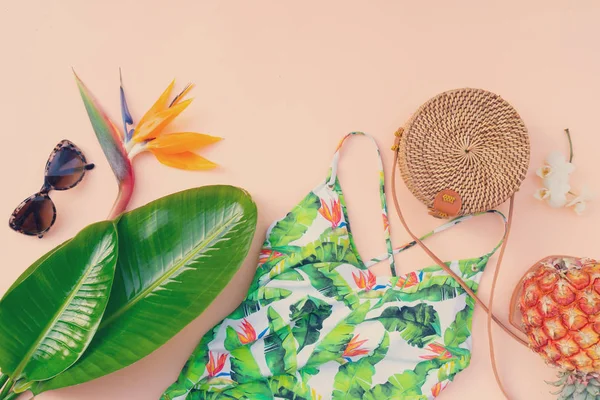 Summer flat lay scenery with swimsuit — Stock Photo, Image