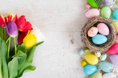 Laleli Paskalya yumurtası.