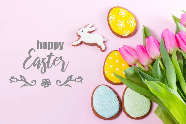 Escena de Pascua con huevos de colores — Foto de Stock
