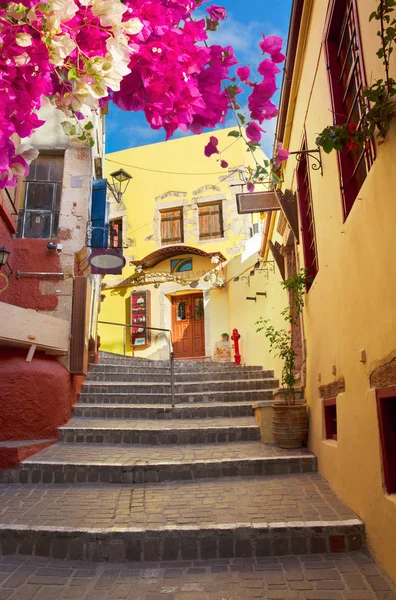 Уютная улица Ханья, Крит, Греция — стоковое фото