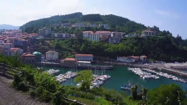 Ciudad y puerto de Ondarroa — Vídeo de stock