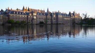 Binnenhof - Hollanda Parlamentosu, Hollanda