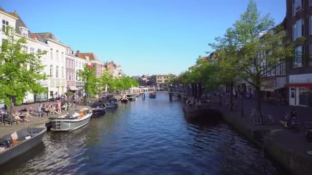 Canais Leiden em Países Bajos — Vídeo de Stock