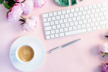 Üst görünüm ev ofis çalışma alanı