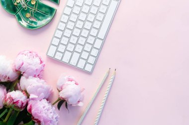 Üst görünüm ev ofis çalışma alanı