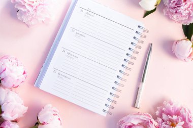 Üst görünüm ev ofis çalışma alanı