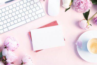 Üst görünüm ev ofis çalışma alanı