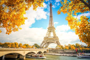 Seine Nehri üzerinde Eyfel turu