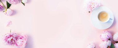 Taze şakayık çiçekleri