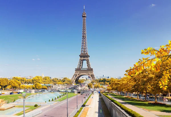 Torre Eiffel e paesaggio urbano di Parigi — Foto Stock