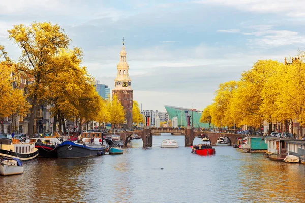 Floden Amstel, amstardam, holland — Stockfoto