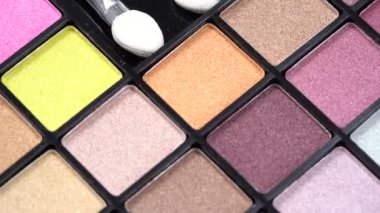 Göz gölgesi paleti