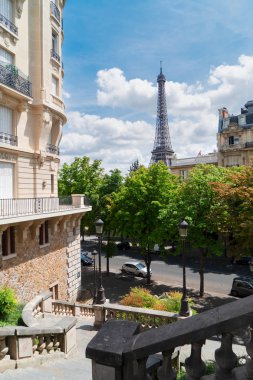 Eyfel turu ve Paris sokağı