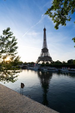 Seine Nehri üzerinde Eyfel turu