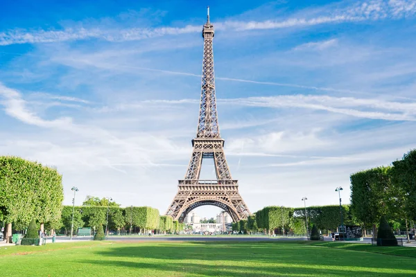 Eiffel tour e paesaggio urbano di Parigi — Foto Stock