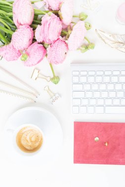 Üst görünüm ev ofis çalışma alanı