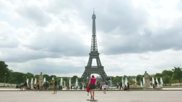 Torre Eiffel e paisagem urbana de Paris — Vídeo de Stock