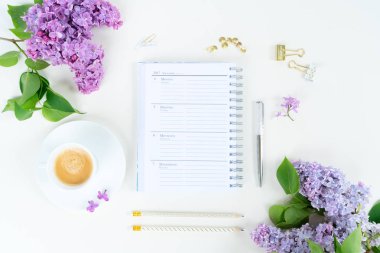 Üst görünüm ev ofis çalışma alanı