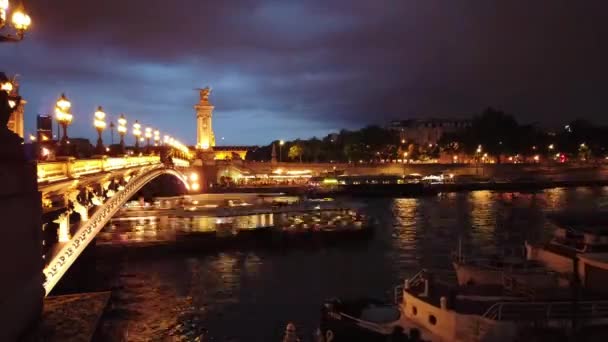 フランス、パリのアレクサンドル3世橋 — ストック動画
