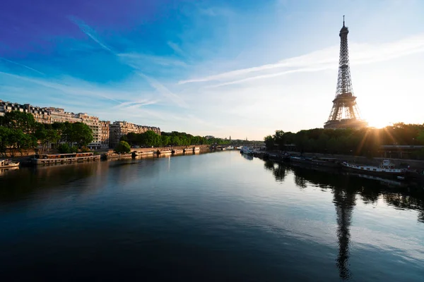 Eiffel tour over Seine river — Stock Photo, Image