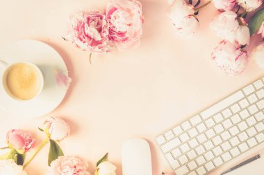 Üst görünüm ev ofis çalışma alanı