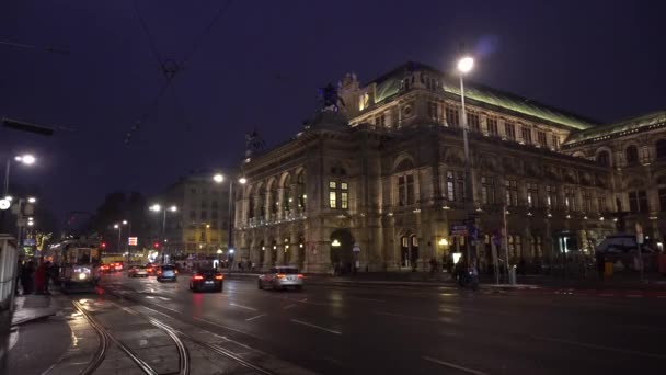 Straße von Wien mit Opernhaus — Stockvideo