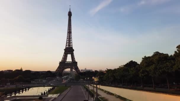 Eiffeltoren en stadsgezicht van Parijs — Stockvideo