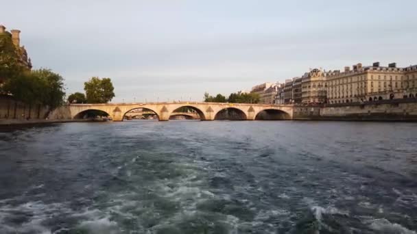 Pont Marie of Paris és Seine folyó — Stock videók