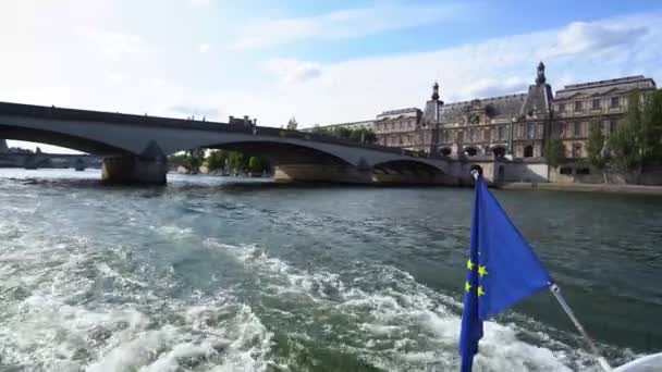 O Louvre em Paris, França — Vídeo de Stock