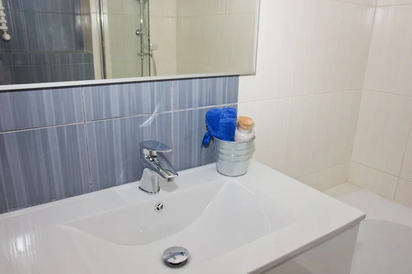 Detalles de baño moderno — Foto de Stock