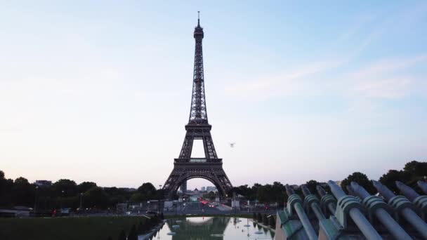 Tour eiffel y desde Trocadero, París — Vídeo de stock