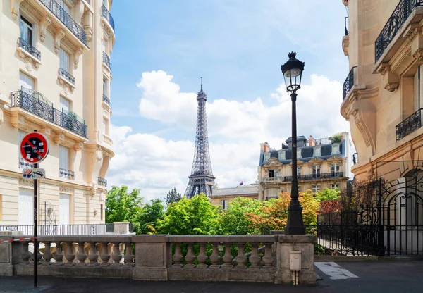 Eyfel turu ve Paris sokağı
