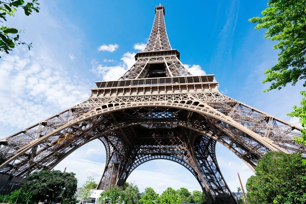 Eiffel tour e paesaggio urbano di Parigi — Foto Stock