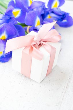 Taze iris çiçekleri