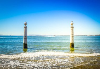 Lizbon sehpasında iki mevki