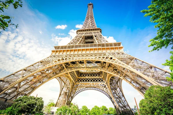 Eyfel turu ve Paris şehir manzarası — Stok fotoğraf