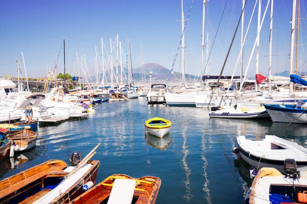 Napels en Vesuvius vulkaan, Italië — Stockfoto