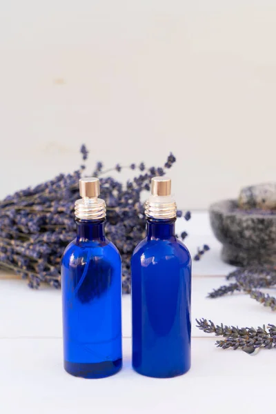 Lavender bunga dan minyak lavender — Stok Foto