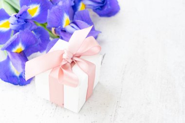 Taze iris çiçekleri