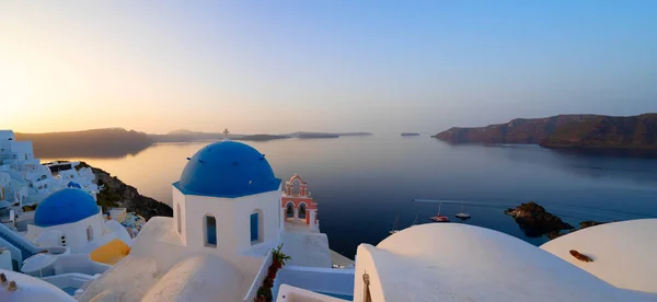 Oia, traditional greek village — Stock Photo, Image