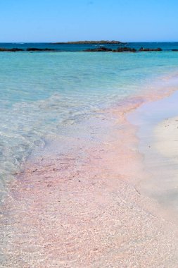 Elafonisi sahilinin mavi ve pembe renkleri, Girit Yunanistan, tonlanmış
