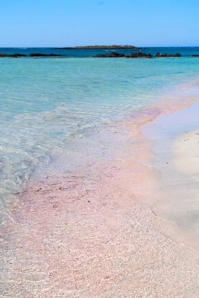 Elafonisi sahilinin mavi ve pembe renkleri, Girit Yunanistan, tonlanmış