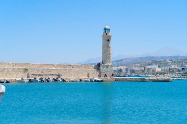 Rethymno 'nun liman ve deniz feneri, Girit, Yunanistan, retro ton