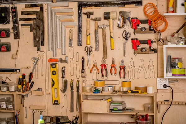 Workshop scene. Tools on the board. — Stock Photo, Image