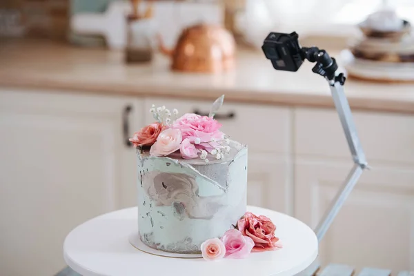 Pastanın resimlerini çek — Stok fotoğraf