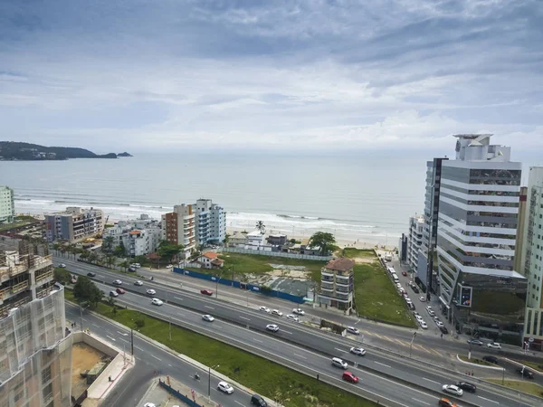 Güzel tropikal plaj ve Itapema Sc Brezilya şehir