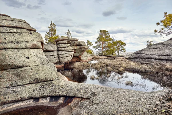 Hermoso Lago Las Montañas Rocosas Del Parque Nacional Karkaraly Centro — Foto de Stock