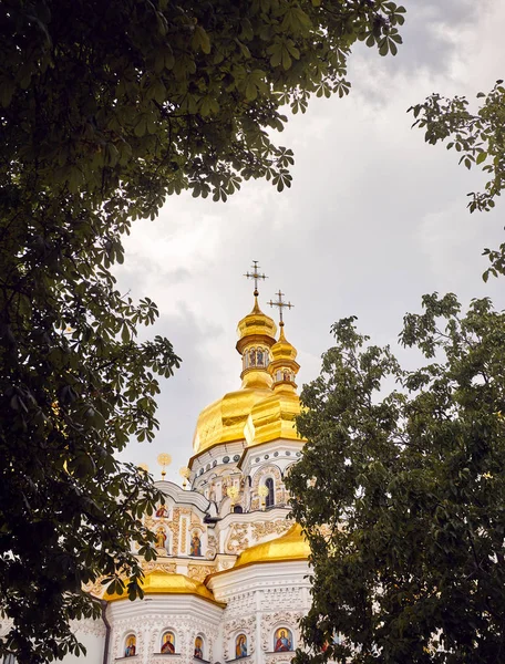 Igreja Com Cúpulas Ouro Kiev Pechersk Lavra Complexo Cristão Contra — Fotografia de Stock