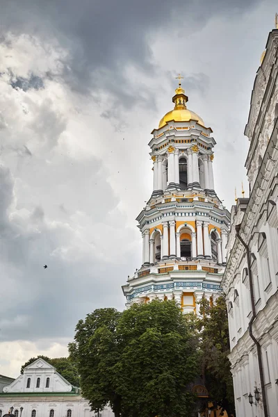 Campanario Con Cúpula Dorada Kiev Pechersk Lavra Complejo Cristiano Antigua — Foto de Stock