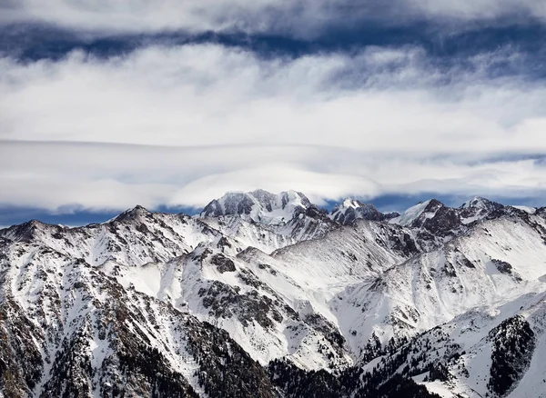 Alte Montagne Con Neve Vetta Talgar Nel Tien Settentrionale Shan — Foto Stock